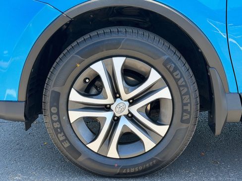 Used 2016 Toyota RAV4 LE FWD image 10