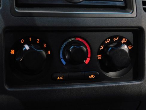 Used 2010 Suzuki Equator 2WD Extended Cab image 54