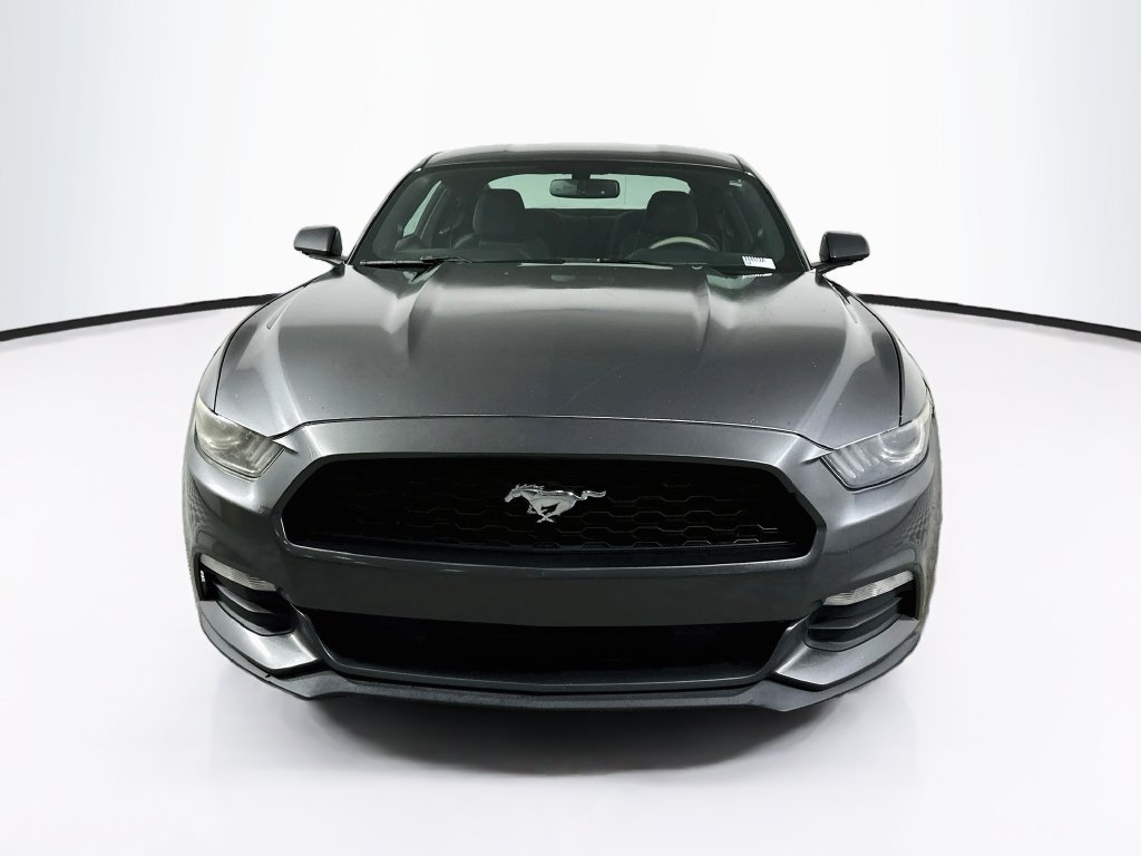 Used 2016 Ford Mustang Coupe RWD image 4