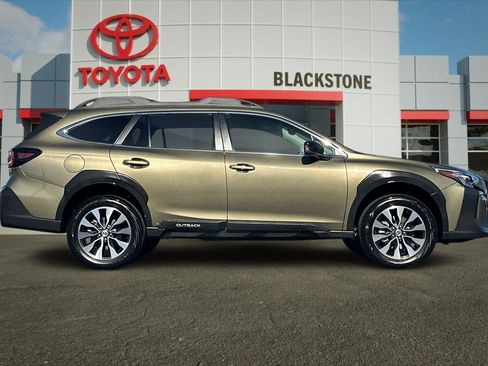 Used 2025 Subaru Outback Limited w/ Tech Package 2 AWD/4WD image 2