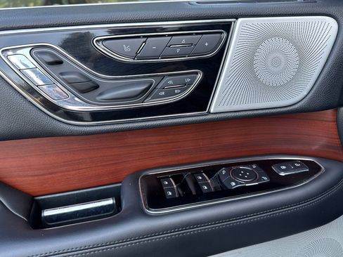 Certified 2021 Lincoln Navigator L Reserve image 11