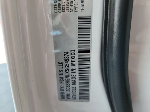 New 2025 RAM 2500 Laramie image 25