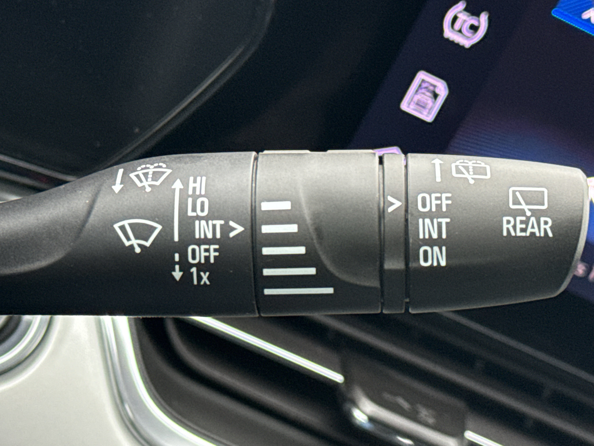 New 2026 Chevrolet Trax LT w/ LPO, Blackout Package FWD image 19