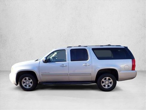 Used 2014 GMC Yukon XL SLT w/ SLT-2 Equipment Package image 2