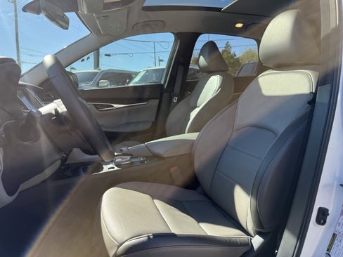 Certified 2025 INFINITI QX50 Luxe image 13