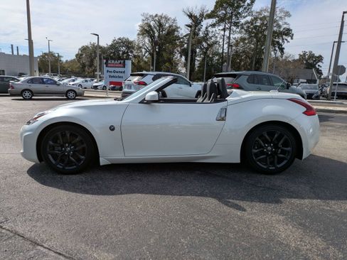 Used 2019 Nissan 370Z Touring image 7