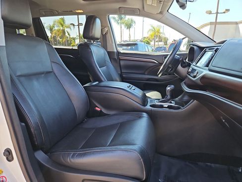 Used 2016 Toyota Highlander Limited image 38