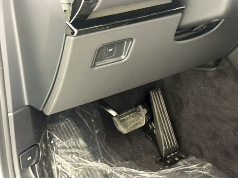 New 2026 Land Rover Range Rover Sport SE image 10