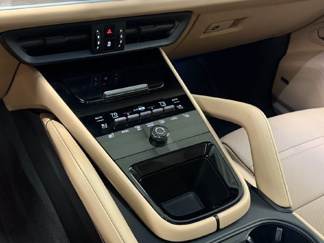 Certified 2026 Porsche Cayenne E-Hybrid Coupe AWD/4WD image 21
