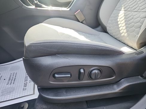 Used 2020 Chevrolet Equinox LS w/ LS Convenience Package FWD image 26