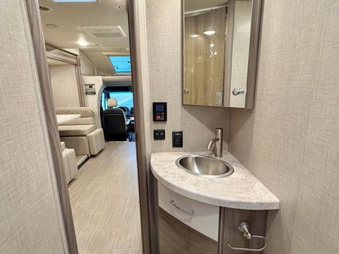 Used 2020 Mercedes-Benz Sprinter 3500 image 50