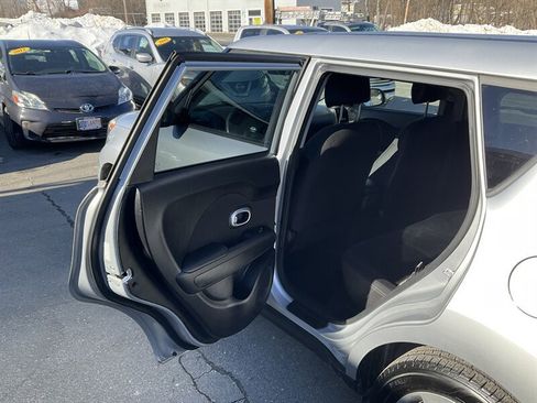 Used 2019 Kia Soul image 12