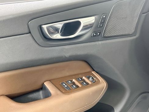 Used 2020 Volvo XC60 T5 Inscription image 18