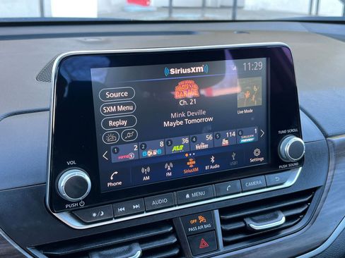 Used 2025 Nissan Altima 2.5 SV image 18