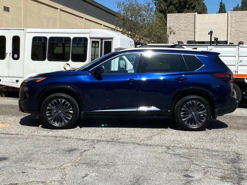 Used 2026 Nissan Rogue Platinum AWD/4WD image 3