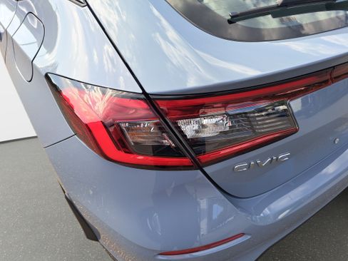 Used 2023 Honda Civic Sport image 31