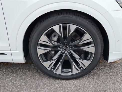 New 2026 Audi Q8 Premium Plus image 4