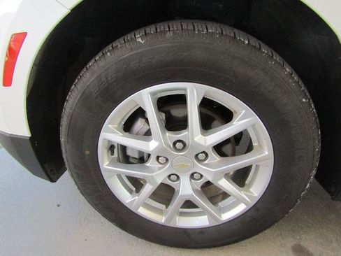 Used 2024 Chevrolet Equinox LT AWD/4WD image 28