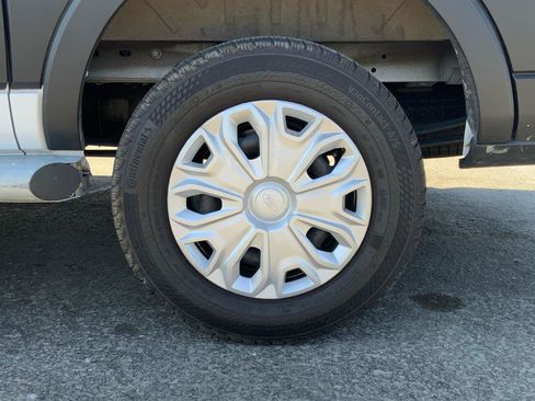 Used 2024 Ford Transit 250 Low Roof w/ Exterior Upgrade Package RWD image 29