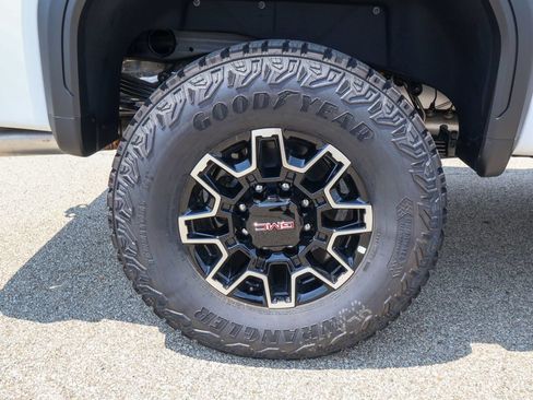 New 2026 GMC Sierra 2500 AT4X w/ LPO, Black Badging Package AWD/4WD image 37
