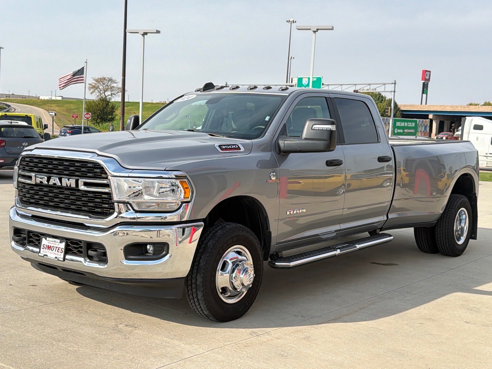 Used 2024 RAM 3500 Big Horn AWD/4WD image 4