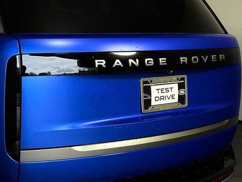 New 2025 Land Rover Range Rover Long Wheelbase SE AWD/4WD image 16