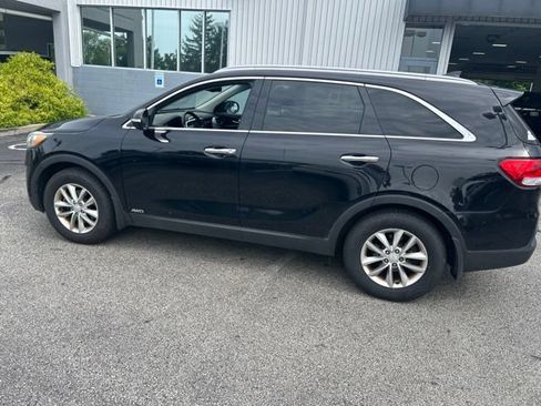 Used 2018 Kia Sorento AWD image 5