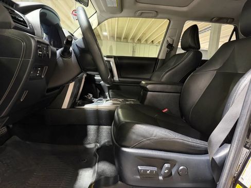 Used 2018 Toyota 4Runner Limited AWD/4WD image 9
