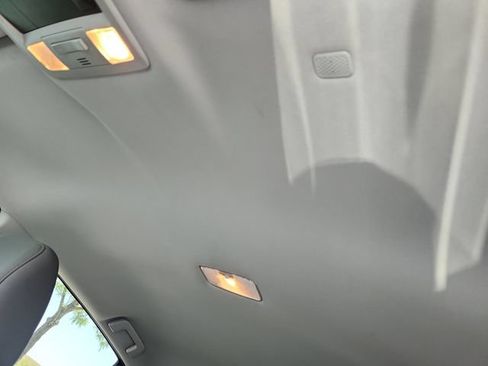 Used 2019 Toyota Tacoma SR5 AWD/4WD image 33