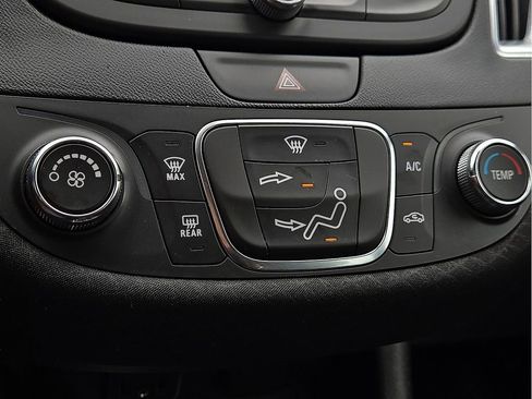 Used 2016 Chevrolet Malibu LT FWD image 14