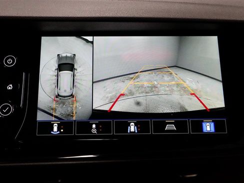 Used 2023 Buick Envision Avenir image 2