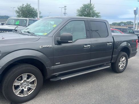 Used 2017 Ford F150 XLT w/ Equipment Group 302A Luxury AWD/4WD image 14
