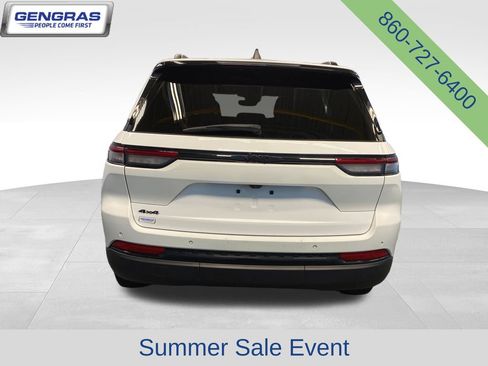 Certified 2023 Jeep Grand Cherokee Altitude AWD/4WD image 6