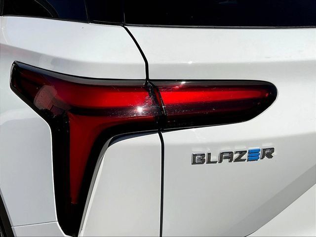 Certified 2024 Chevrolet Blazer EV LT AWD/4WD image 25