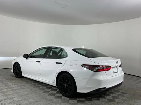 Used 2022 Toyota Camry LE w/ Carpet Mat Package (TMS) FWD image 8