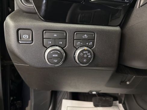 New 2026 GMC Sierra 2500 SLE w/ Preferred Package AWD/4WD image 19