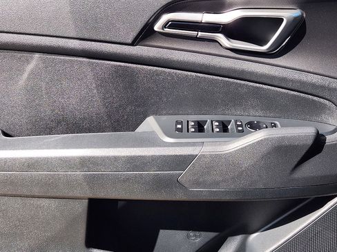 New 2026 Kia Sportage LX image 17