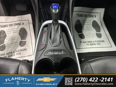 Used 2017 Chevrolet Volt LT w/ Comfort Package FWD image 28