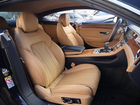 Used 2023 Bentley Continental GT V8 image 20