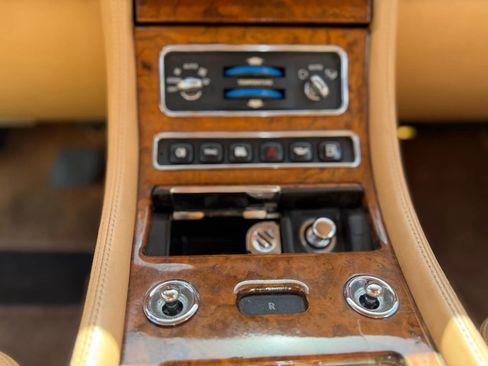 Used 2000 Rolls-Royce Corniche image 21