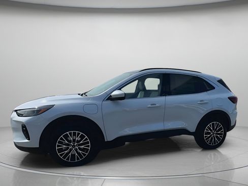 New 2026 Ford Escape PHEV w/ PHEV Premium Package image 14