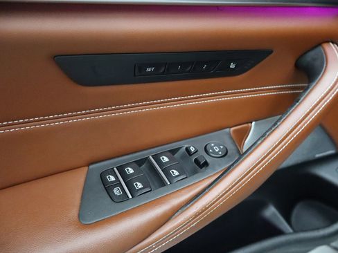 Used 2019 BMW 540i w/ M Sport Package image 15