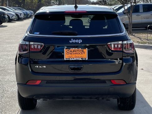 Used 2024 Jeep Compass Sport image 5