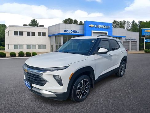 Used 2025 Chevrolet TrailBlazer LT w/ LT Cold Weather Package image 1