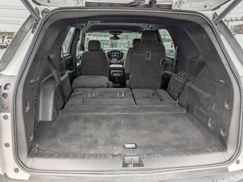 Used 2023 Chevrolet Traverse LT image 23