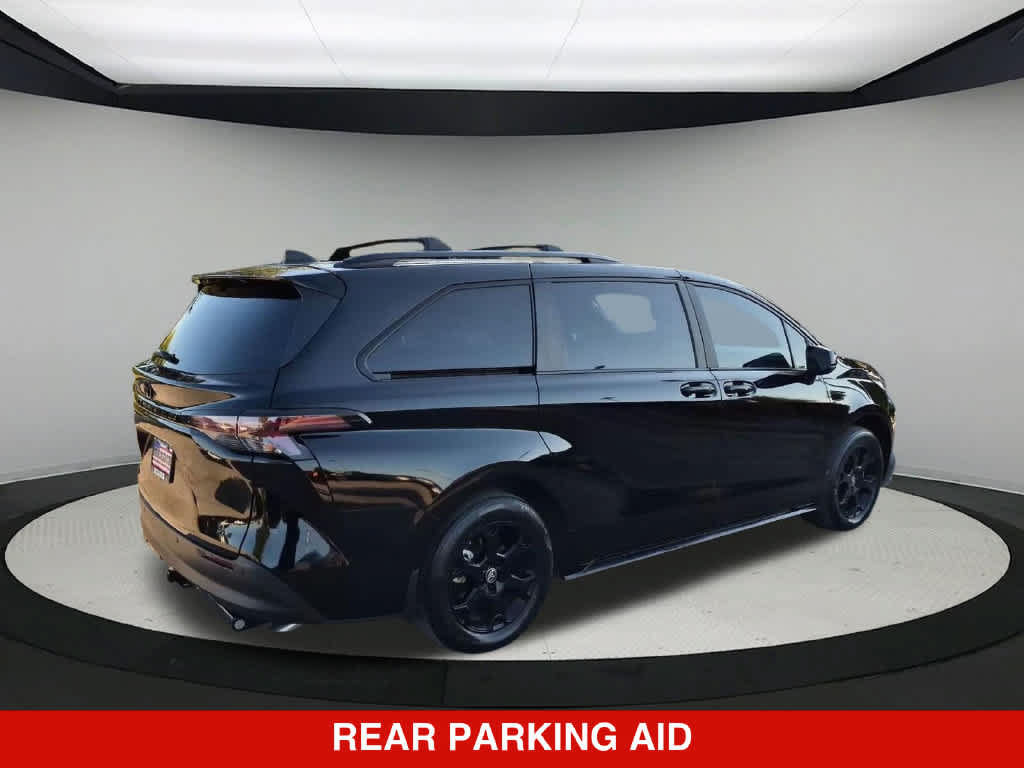 Used 2025 Toyota Sienna XLE Woodland Edition AWD/4WD image 7