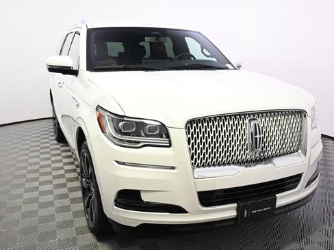 Used 2024 Lincoln Navigator Reserve AWD/4WD image 9