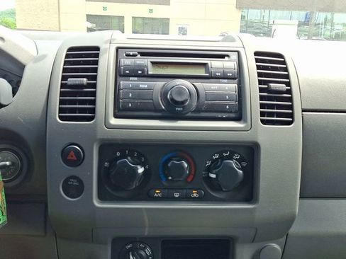 Used 2008 Nissan Frontier SE w/ SE Value Truck Pkg AWD/4WD image 16