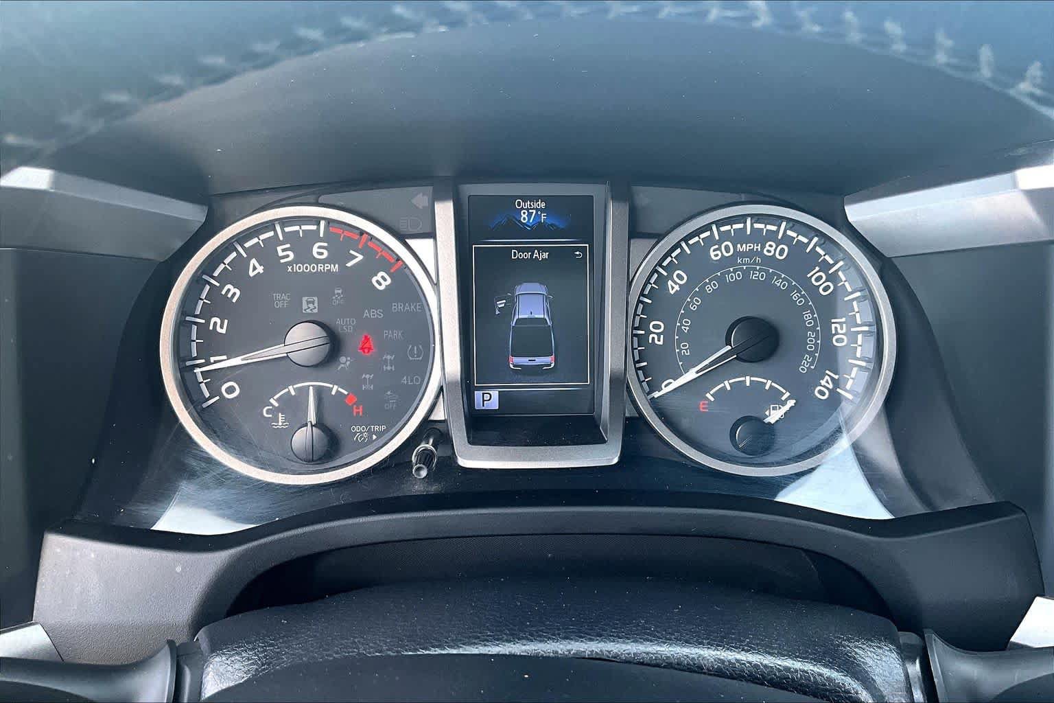 Used 2022 Toyota Tacoma SR5 w/ Technology Package AWD/4WD image 25