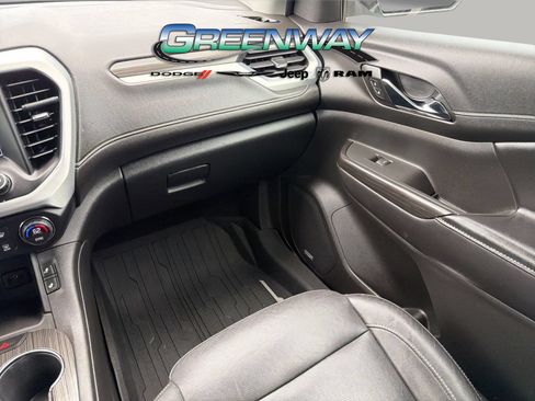 Used 2019 GMC Acadia SLT w/ LPO, Floor Liner Package FWD image 13